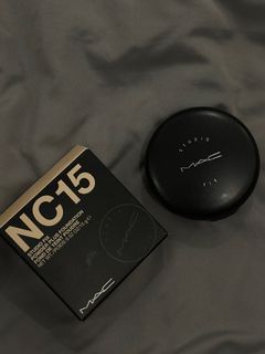 AUTHENTIC LIKE NEW MAC STUDIO FIX POWDER FOUNDATION NC15