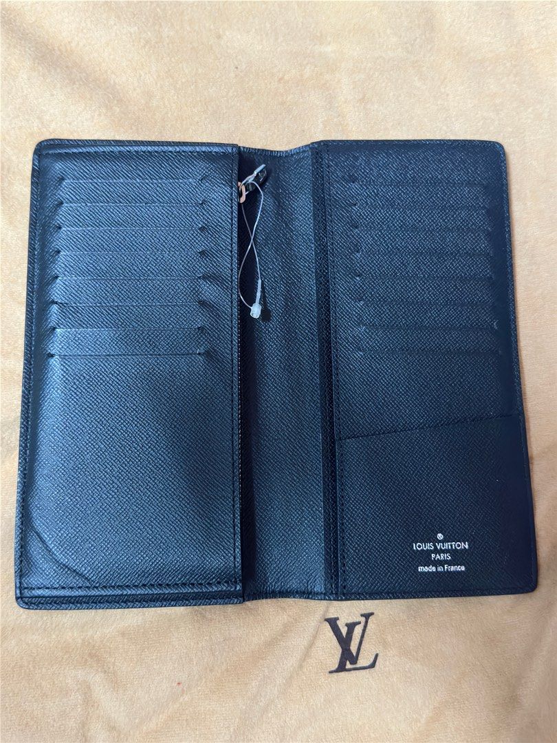 Authentic Louis Vuitton Wallet Damier Graphite Brazza (Category: Luxury Bags & Wallets) located in Quezon City. Submitted by kath.toribio (Listing ID 1364173718, Image 2). Description: In brandnew condition except from 1 flaw please check the photo. Slightly negotiable Guaranteed Authentic .
