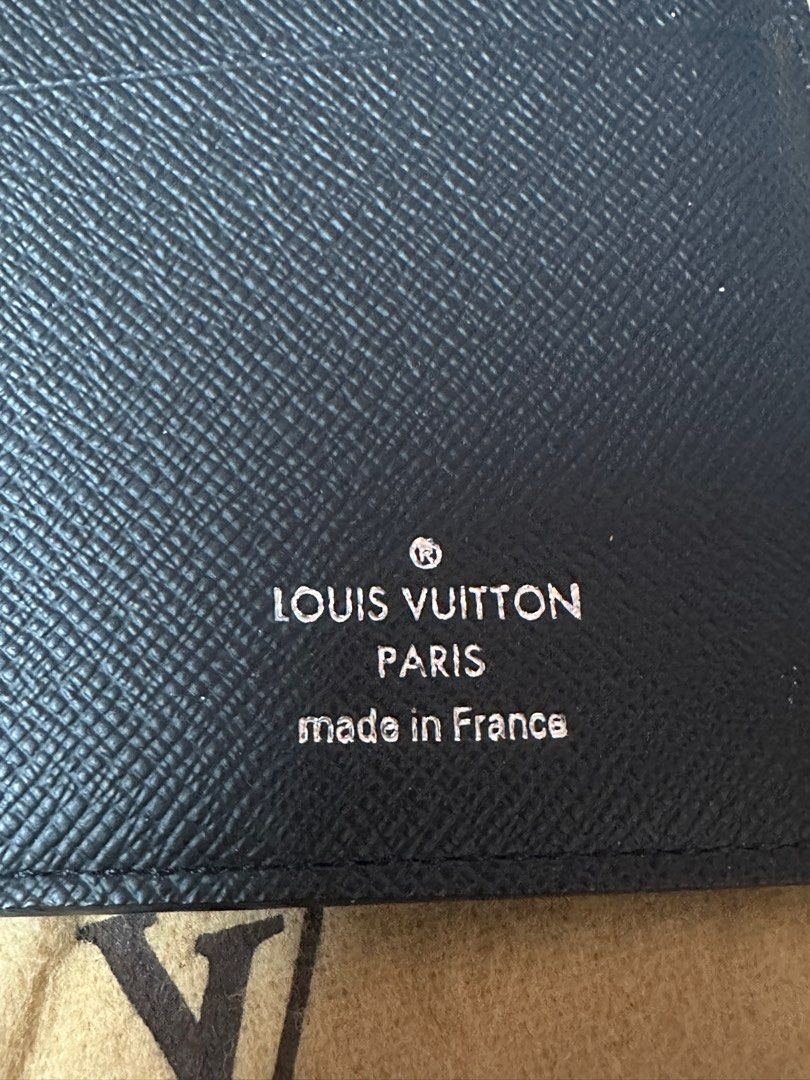 Authentic Louis Vuitton Wallet Damier Graphite Brazza (Category: Luxury Bags & Wallets) located in Quezon City. Submitted by kath.toribio (Listing ID 1364173718, Image 3). Description: In brandnew condition except from 1 flaw please check the photo. Slightly negotiable Guaranteed Authentic .
