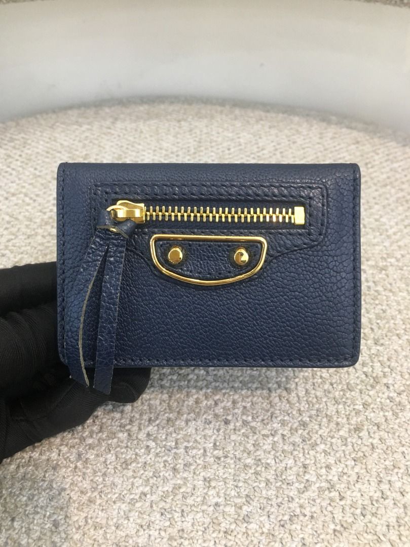 BALENCIAGA Tri-Fold Wallet (Pre-owned Authentic) (Category: Luxury Bags & Wallets) located in Santa Rosa. Submitted by brandieshoppe (Listing ID 1364110276, Image 2). Description: ✅ Authentic/Original Preloved ✅ From Japan Auction ✅ Money-back Guaranteed If Proven Fake ✅ In Excellent Condition ✅ Message Us For More Details *Open Also for Layaway Terms #01075.