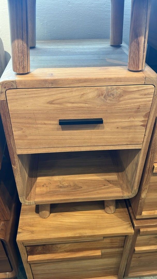 Bedside Table (Category: Other Home Furniture) located in Singapore. Submitted by epicfind (Listing ID 1364216290, Image 2). Description: solid wood teak bedside table clearance. self pickup or arrange lalamove.