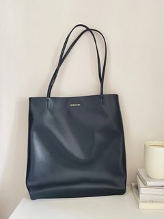 （分類：）位於 。 由 sellllllll_ 提交（商品編號 1364117996，圖片 1）。簡介： 。