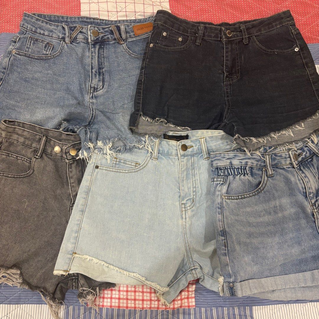 [BUNDLE] Unbranded High-Waisted Shorts S:28 (Category: Shorts) located in Manila. Submitted by arqchie (Listing ID 1364192857, Image 1). Description: Five shorts for only 150 pesos! (If you’re not going to take all, one for 40 pesos.) RFS: Decluttering If you have any questions regarding the product, feel free to message me..