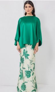 (Category: ) located in . Submitted by wardrobesa (Listing ID 1364225828, Image 1). Description: .