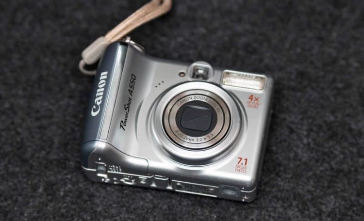 Canon Powershot A550 (Category: Cameras) located in Manila. Submitted by micahozawa58156 (Listing ID 1364140409, Image 1). Description: RUSHHHH!!!!! Canon PowerShot A550 Features: 7.1 Megapixels CCD Sensor 4x Optical Zoom Inclusion: Unit Camera Case Location: Pasig City (CAN DO MEET UP NEARBY) RFS: Need Funds SELLER’S NOTE: - Please bring your own sd card during testing .