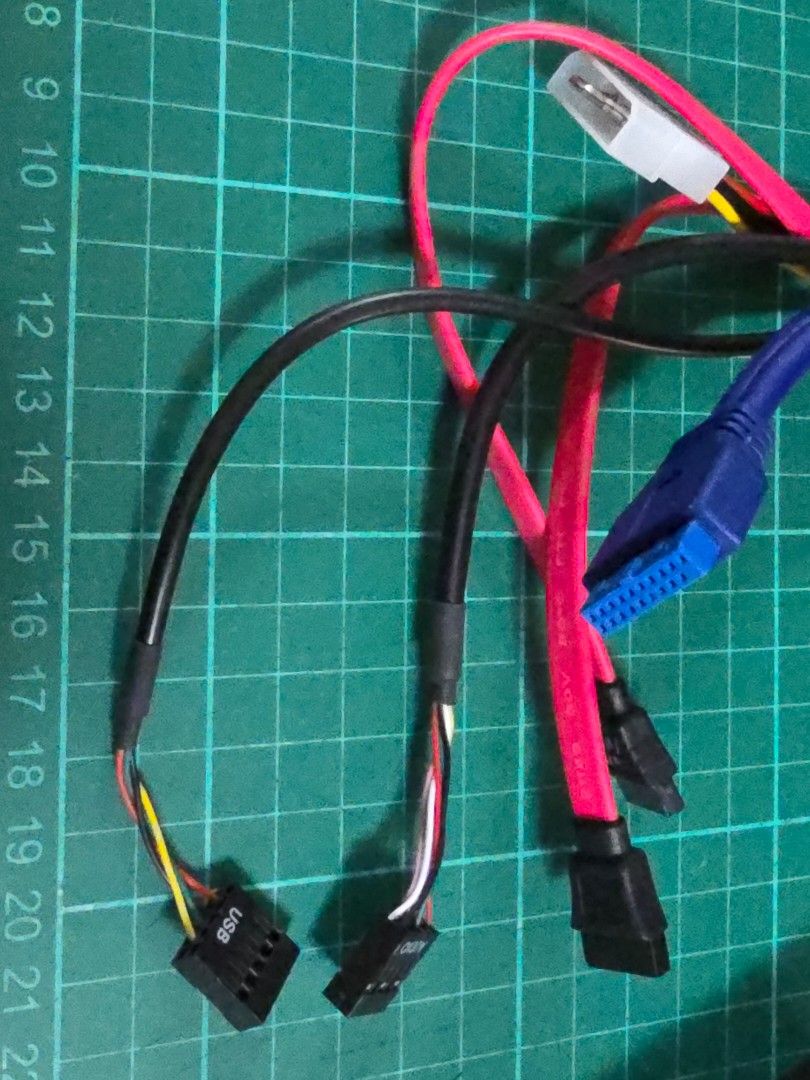 Computer Front Panel Media Dashboard 5.25" (Category: Cables & Adaptors) located in Quezon City. Submitted by gabs_a (Listing ID 1364116298, Image 2). Description: For Sale: 5.25 Front Panel Media Dashboard Brand: Generic Model: Media Dashboard Dimension: 5.25 Placement: Front Panel Material: Plastic Unit & Cables Only Price: 1,500.00 Location: Batasan Hills / South Triangle Quezon City Note: - As the difference between camera and screen display,