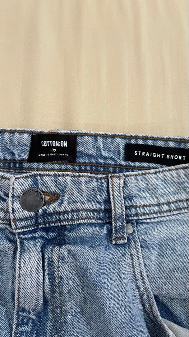 Cotton On Jean Ripped Shorts (Category: Shorts) located in Paranaque City. Submitted by enzosellstuff (Listing ID 1364122852, Image 3). Description: Size 32 waist.