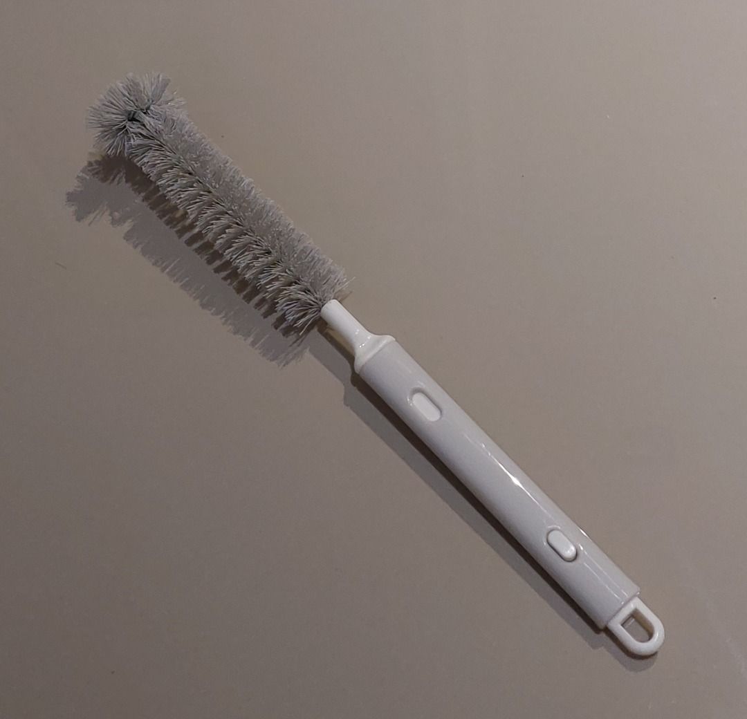 Daiso Two Level Extendable Cup And Bottle Cleaning Brush, Furniture ...