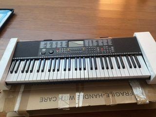 Electronic Keyboard / Piano
