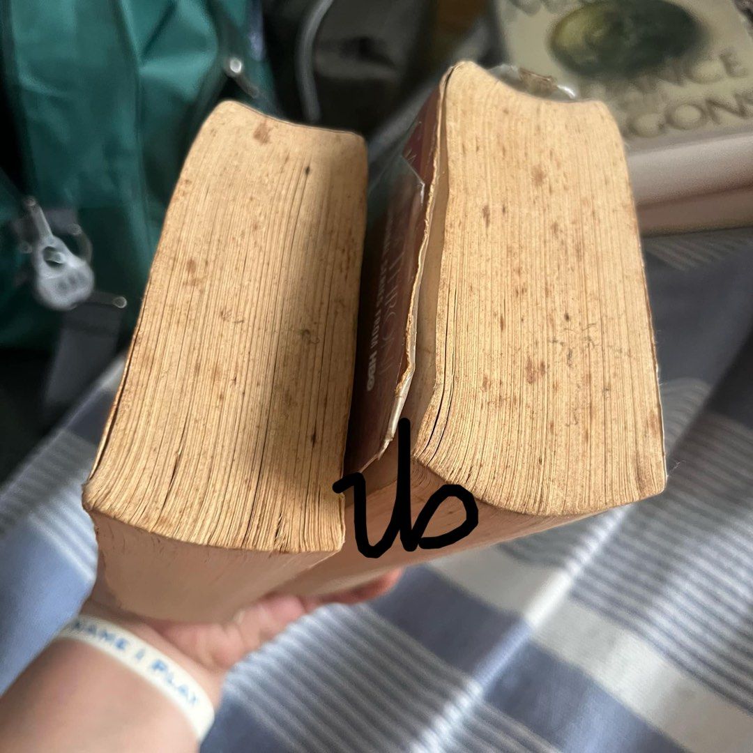 Game of Thrones GoT Set Books 1-5 (Category: Storybooks) located in Manila. Submitted by zingiberpubg (Listing ID 1364209301, Image 3). Description: RFS: Decluttering MOP: Gcash or BPI.