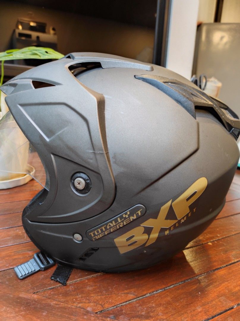 Helm (Kategori: Motor) berada di Tangerang. Dikirim oleh secondstuff_16 (ID iklan 1364058607, Gambar 3). Deskripsi: Lokasi Lippo Karawaci.