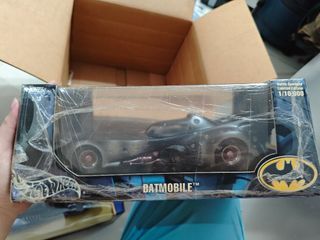 Hot Wheels 1:18 Limited Edition Batman DC Battle Damage 1989 Batmobile 1/10,000