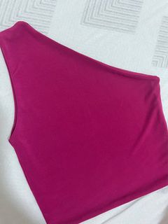 (Category: ) located in . Submitted by decluttermycloset.24 (Listing ID 1364151907, Image 1). Description: .