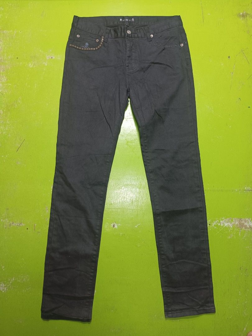 Hysteric glamour x mastermind (Category: Jeans) located in Iloilo. Submitted by thefilthythrift (Listing ID 1364198479, Image 1). Description: hysteric glamour x mastermind waistline 33.5 outseam 42 inseam 32.5 thigh 10 leg opening 6.5 excellent condition no issue.