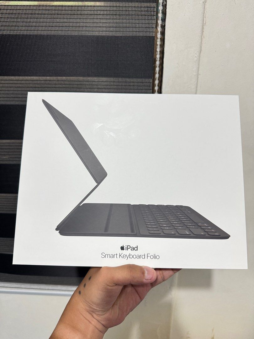 iPad Smart Keyboard Folio (Category: Laptops & Notebooks) located in Imus. Submitted by erisoncelovesph (Listing ID 1364069857, Image 1). Description: FOR SALE IPAD SMART KEYBOARD FOLIO (NOT FLOATING SMART KEYBOARD) Purchased from Beyond The Box - City of Dreams In almost like new condition - used only a few times. Complete with box and documentations. No charging needed. Compatible with: iPad Models iPad Pro 12.9-inch (6th generation) iPad Pro 1