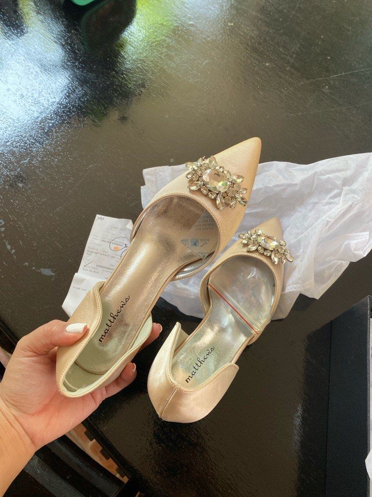 MATTHEWS MEGAN HEEL PUMPS (Category: Heels) located in Marikina City. Submitted by Summerscrystalworld (Listing ID 1260699777, Image 1). Description: BRAND NEW WITH BOX AND RECEIPT RFS: NEED SMALLER SIZE SIZE 7/EU 38.