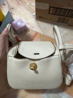(Category: ) located in . Submitted by instockssssss (Listing ID 1364193127, Image 1). Description: .