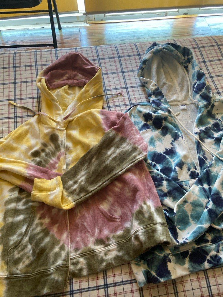 Old Navy Hoodies (bundle of two) (Category: Coats, Jackets and Outerwear) located in Quezon City. Submitted by aaakids (Listing ID 1364065085, Image 1). Description: Tie dye Hoodies from OlD NAVY Bought from the store in US Authentic 💯 Size XS and S For bundle only.