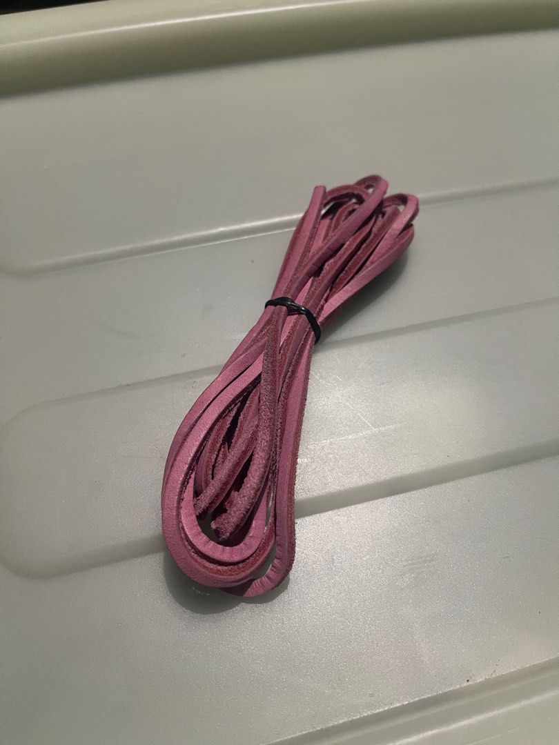 Original Nike Janoski Spare Laces (Category: Sneakers) located in Quezon City. Submitted by decluttering.rightnow (Listing ID 1364179398, Image 1). Description: Spare nike sb Janoski Laces Unused 150 Scout area qc Shipping c/o buyer.