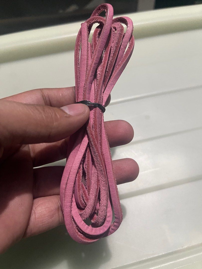 Original Nike Janoski Spare Laces (Category: Sneakers) located in Quezon City. Submitted by decluttering.rightnow (Listing ID 1364179398, Image 2). Description: Spare nike sb Janoski Laces Unused 150 Scout area qc Shipping c/o buyer.