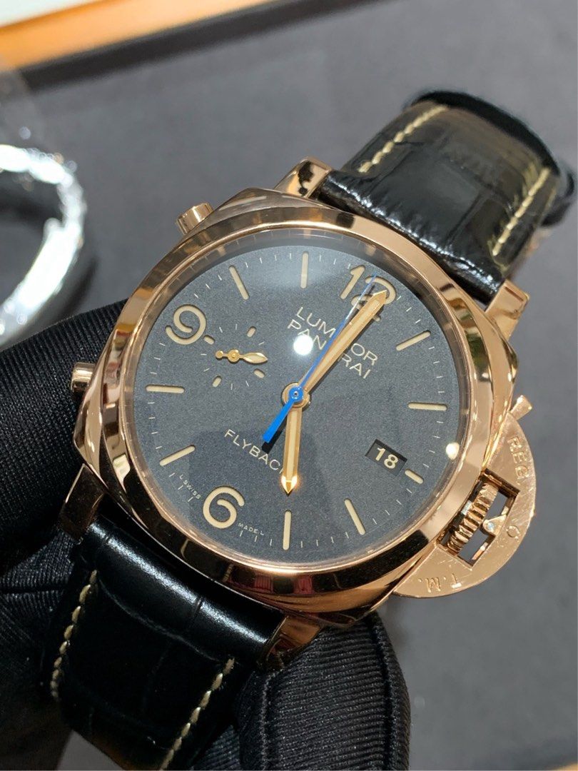 Panerai LUMINOR PAM00525 Automatic Movement 18kt Rose Gold 44MM (Category: Watches) located in Singapore. Submitted by b.gachun (Listing ID 1364126890, Image 2). Description: Panerai LUMINOR PAM00525 Automatic Movement 18kt Rose Gold 44MM.