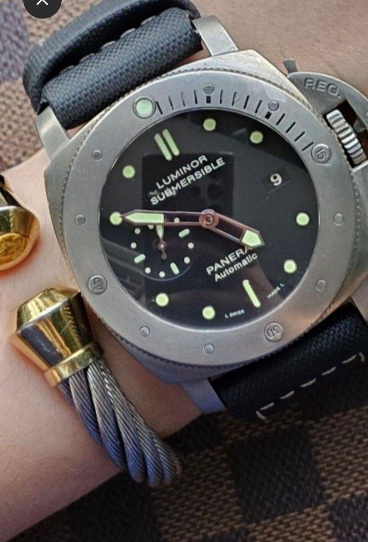 Panerai PAM 305 (Category: Luxury Watches) located in Manila. Submitted by shyysandig (Listing ID 1364083415, Image 3). Description: Authentic Panerai PAM 305 Luminor Submersible Automatic 47mm Package includes what you see in picture.