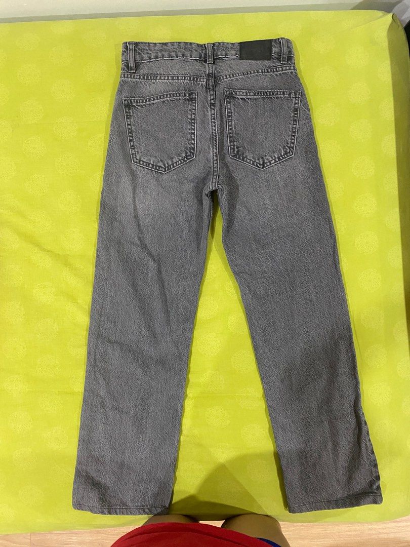 Pull&Bear Straight Cut Black Pants (Category: Jeans) located in Rizal. Submitted by protractor (Listing ID 1364164266, Image 3). Description: PM for more info. Bought in the mall Worn thrice only. .