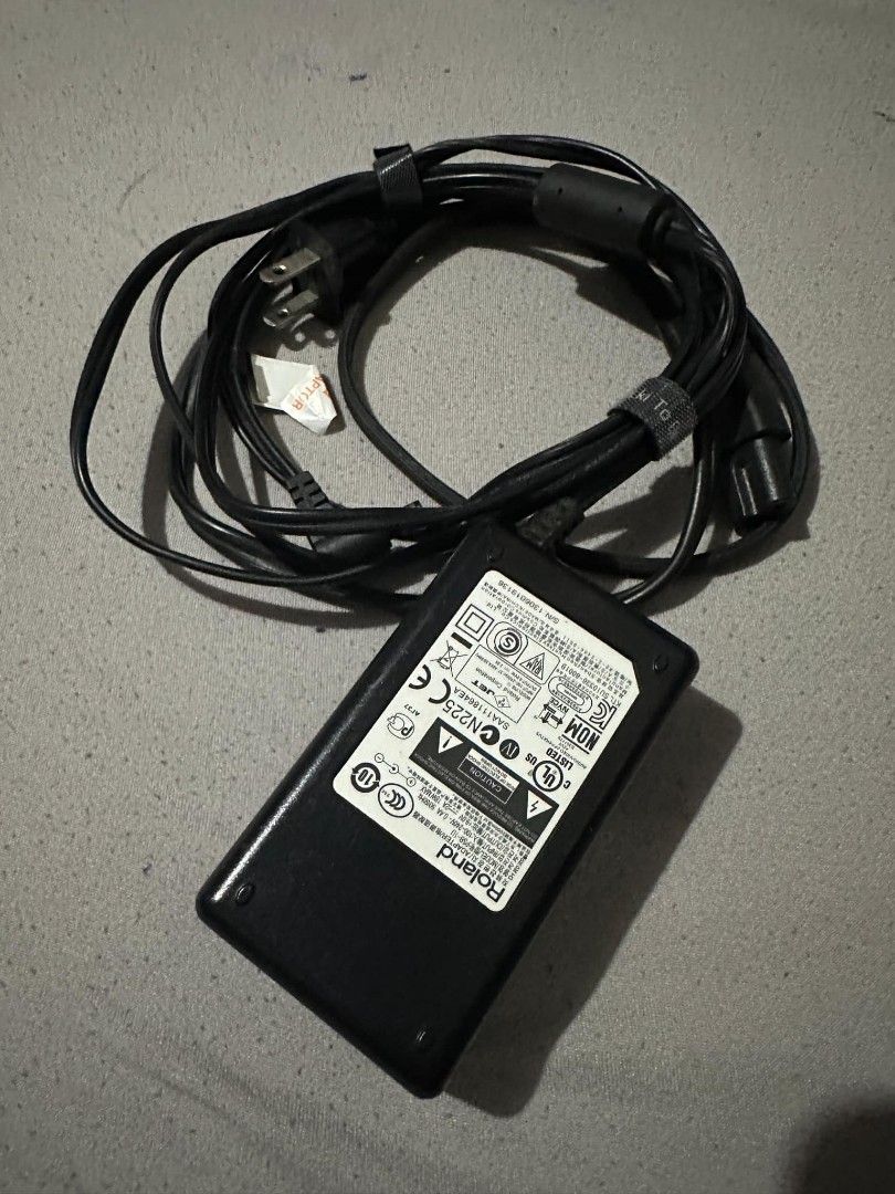 Roland 2000MA power adaptor (Category: Musical Instruments) located in Quezon City. Submitted by hapipaks (Listing ID 1364105239, Image 1). Description: used it sa bcb6 ko as power adaptor for 6 analog pedals in a daisychain. RFS naka multi nako and im sticking to that... working 100% no issues smfairview meetup or lalamove.