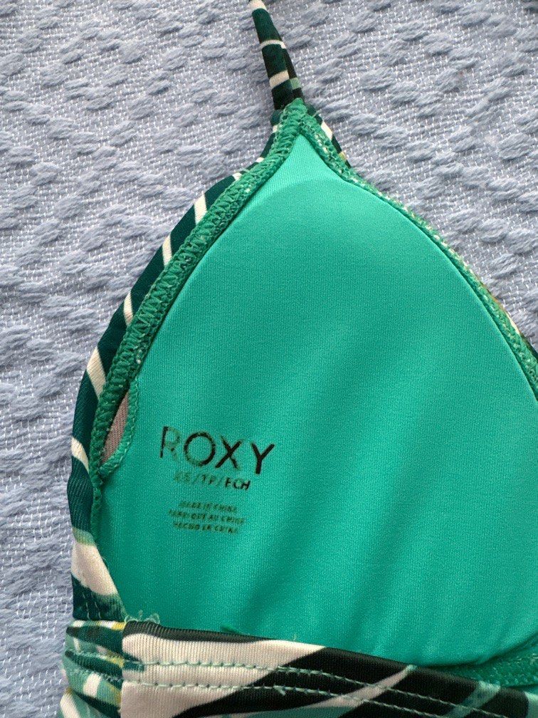 Roxy Green Bikini Top (Category: Bikinis & Swimsuits) located in Manila. Submitted by xxtin (Listing ID 1364086870, Image 2). Description: Xs on tag.
