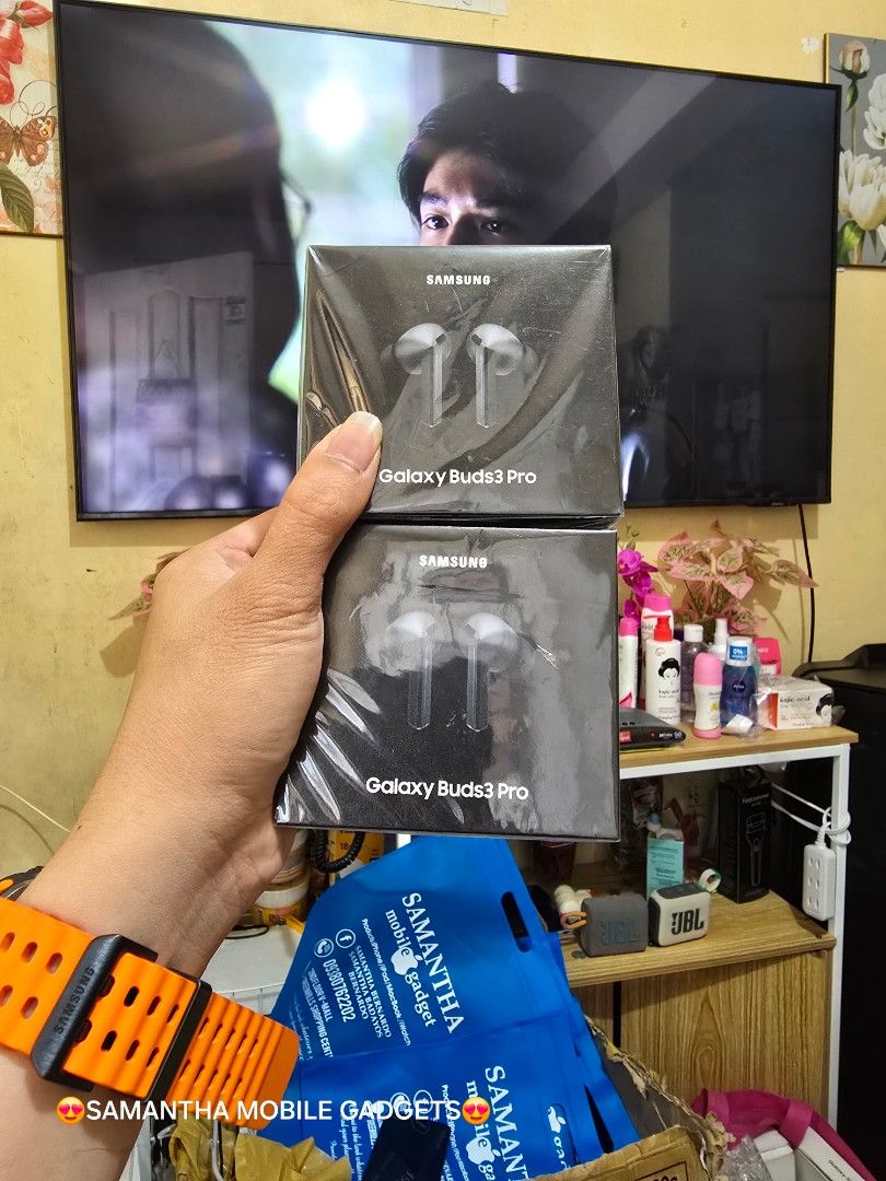 Samsung Galaxy Buds 3 Pro Original (Category: Headphones & Headsets) located in Manila. Submitted by lenweltong05295 (Listing ID 1364106823, Image 1). Description: Samsung Galaxy Buds 3 Pro Original Brandnew Sealed with Warranty Onhand Stock.