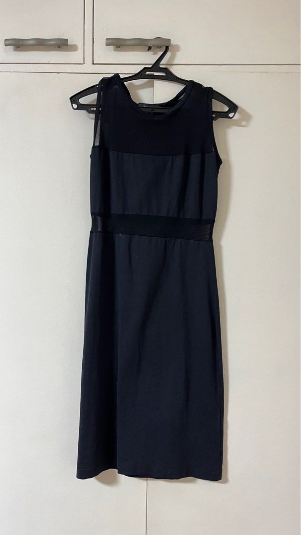 Semi formal black mesh dress (Category: Dresses) located in Pasig City. Submitted by declutter.jr (Listing ID 1364114928, Image 1). Description: No when worns.