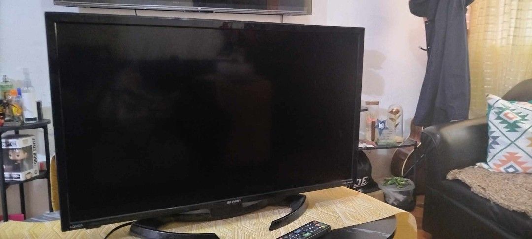 *REPRICED* Sharp Aquos 24 inches TV (Category: TV) located in Pasay City. Submitted by rapcalilung (Listing ID 1364141703, Image 1). Description: Sharp Aquos 24 inches with remote Cable ready Slightly used.