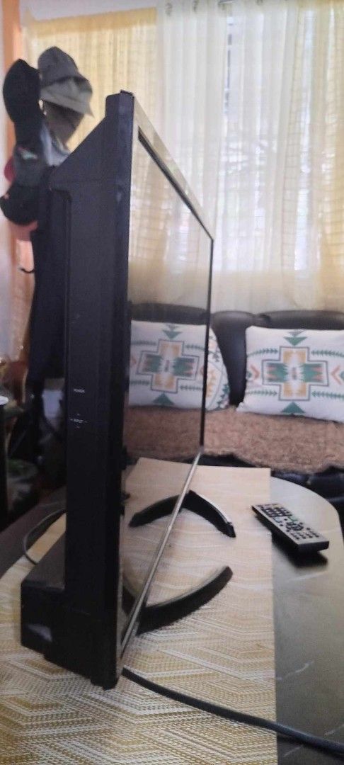 *REPRICED* Sharp Aquos 24 inches TV (Category: TV) located in Pasay City. Submitted by rapcalilung (Listing ID 1364141703, Image 2). Description: Sharp Aquos 24 inches with remote Cable ready Slightly used.