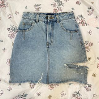 (Category: ) located in . Submitted by erlyyyx (Listing ID 1364180829, Image 1). Description: .