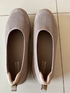 (Category: ) located in . Submitted by clothesaholic28 (Listing ID 1364158008, Image 1). Description: .