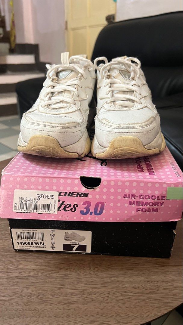 Skechers White Sneakers (Category: Sneakers) located in Quezon City. Submitted by annyocor (Listing ID 1364076988, Image 3). Description: Manage expectation Can send more pics.