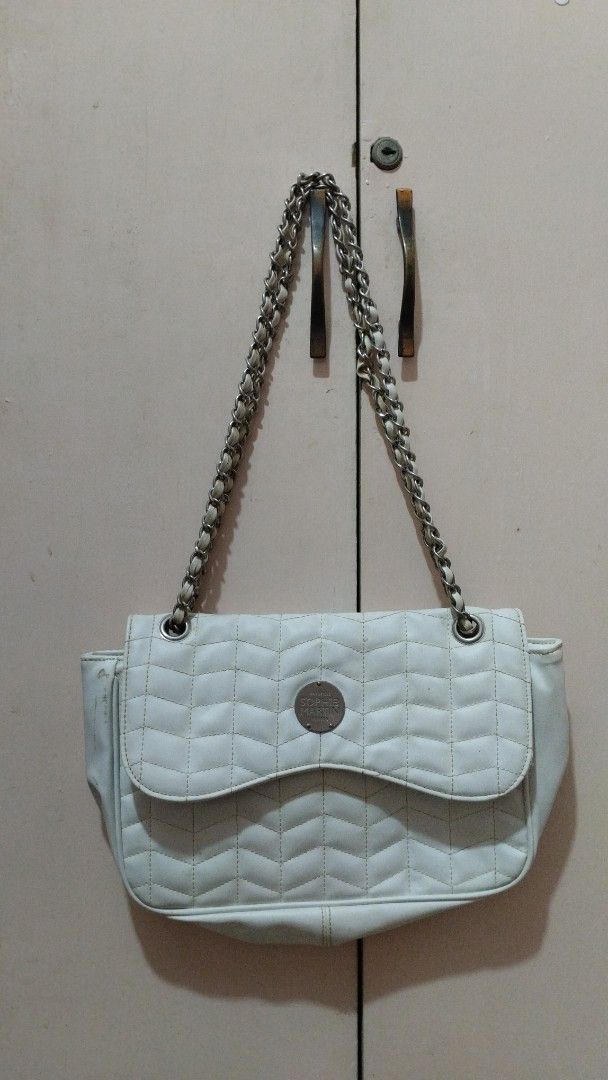 Sophie Martin White Sling Bag (Category: Shoulder Bags) located in Quezon City. Submitted by jeaniekeeps (Listing ID 1364199816, Image 1). Description: Original Sophie Martin for 380 pesos!.