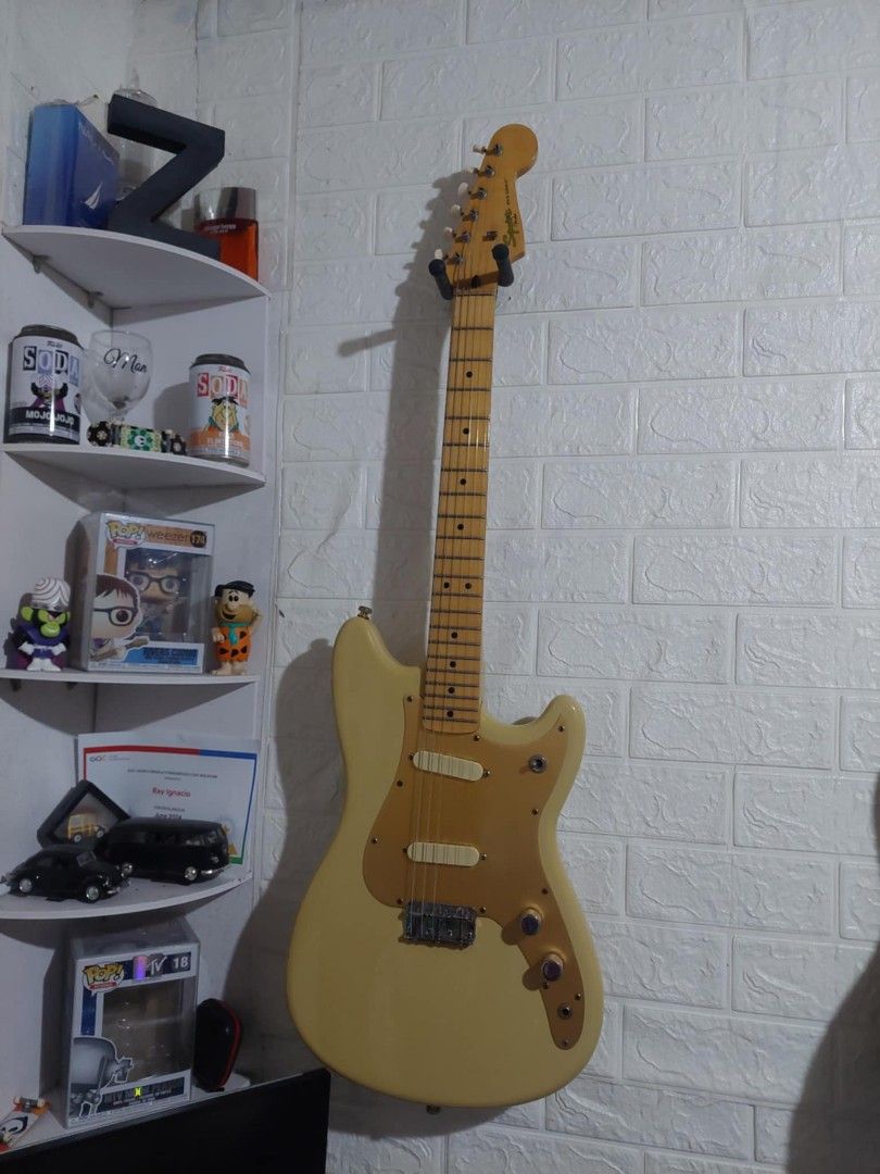 Squier Duo Sonic (Category: Musical Instruments) located in General Mariano Alvarez. Submitted by igncx (Listing ID 1364082969, Image 1). Description: Squier Duo Sonic RFS: Downsizing Meetup by sched: Pasig, BGC.