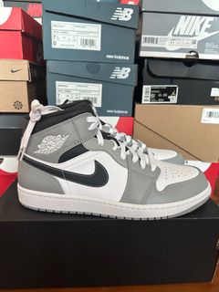 (Category: ) located in . Submitted by sneaker.steals (Listing ID 1364131372, Image 1). Description: .