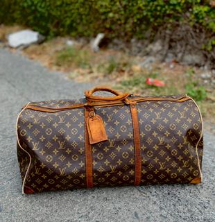 (Category: ) located in . Submitted by swizzythriftshop (Listing ID 1364155396, Image 1). Description: .