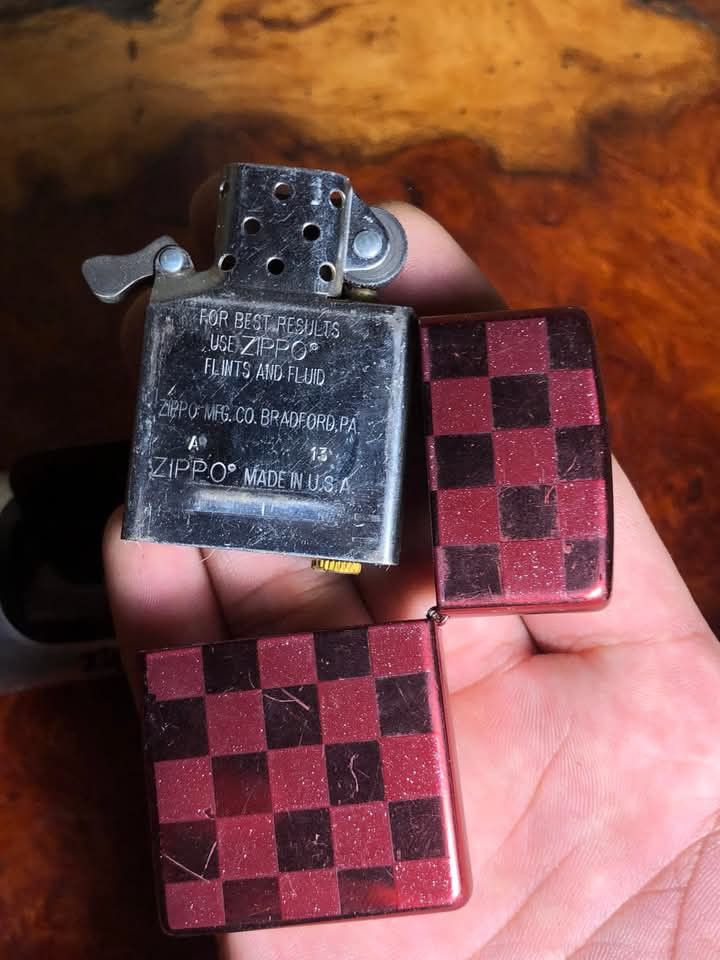Vintage Zippo Lighter (Category: Vintage Collectibles) located in Davao. Submitted by yssafryrevintagestore (Listing ID 1364205866, Image 2). Description: Minor issue mstigas i flick.