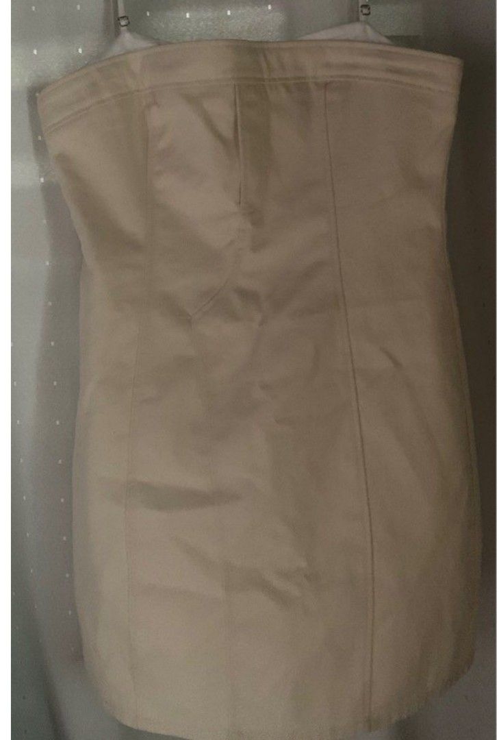 Zara dress Cream (Category: Dresses) located in Manila. Submitted by constant.change (Listing ID 1364165149, Image 2). Description: Brand new, washed with no tag..