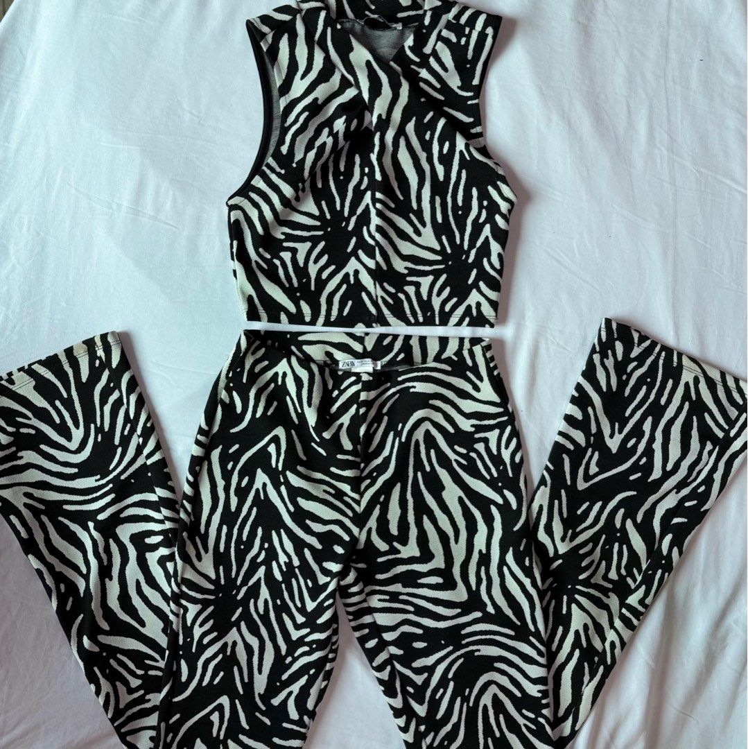 Zebra Print Set (Category: Sets or Coordinates) located in Candaba. Submitted by chizuuya (Listing ID 1364160965, Image 1). Description: (never been used) Top- S Bot- W:26 L: 42.