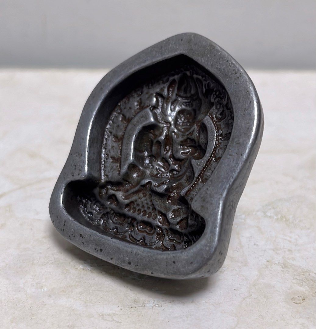 藏傳罕見珍藏西藏老天鐵隕石手工鏨刻敲型老年份重型大尺寸《黑 藏傳罕見珍藏西藏老天鐵隕石手工鏨刻敲型老年份重型大尺寸《黑