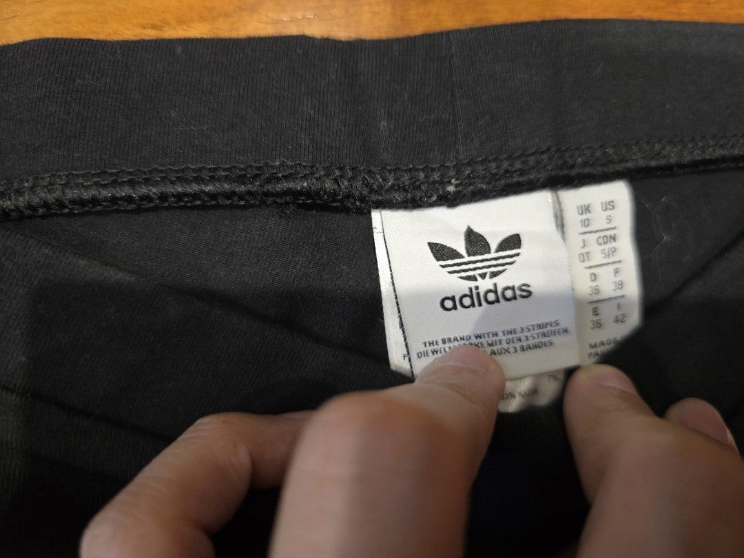 Adidas Adicolor Tights/Leggings in Small (Category: Activewear) located in Marikina City. Submitted by ddeclutter93 (Listing ID 1364320235, Image 2). Description: condition: 9/10 shipping c/o buyer.