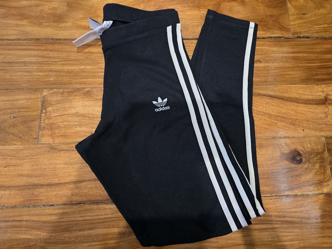 Adidas Adicolor Tights/Leggings in Small (Category: Activewear) located in Marikina City. Submitted by ddeclutter93 (Listing ID 1364320235, Image 3). Description: condition: 9/10 shipping c/o buyer.