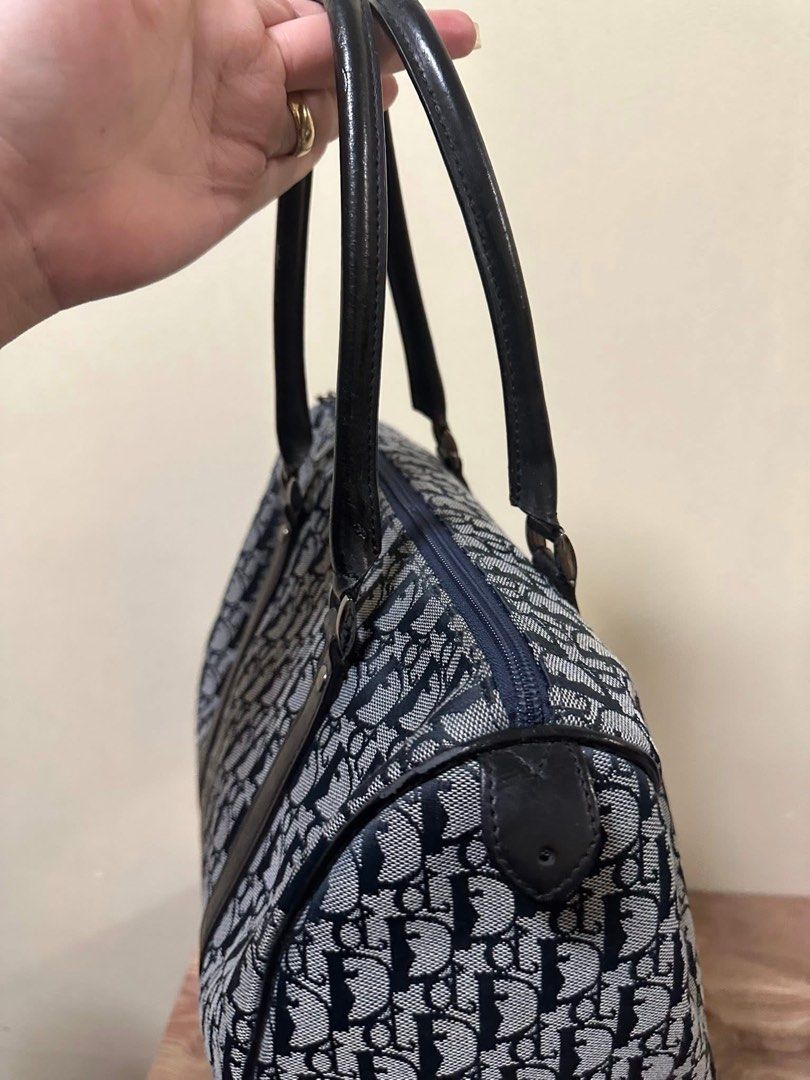 Authentic Pierre Cardin Top handle bag (Category: Luxury Bags & Wallets) located in Quezon City. Submitted by jhaediah (Listing ID 1364342366, Image 3). Description: Guaranteed original 💯💯💯 Pier Cardin No issue **please check photos for your reference ❗️PLEASE MANAGE YOUR EXPECTATIONS AS YOU WERE BUYING PRELOVED ITEMS. ❌❌ no return & no exchange.