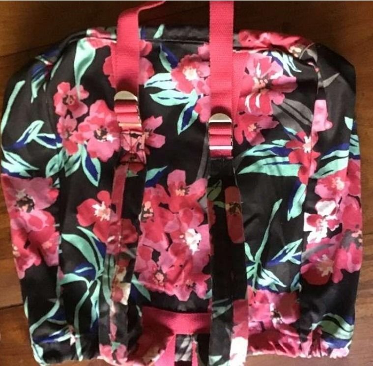 Authentic Roxy girls rucksack backpack (Category: Backpacks) located in Manila. Submitted by camree60 (Listing ID 1364289731, Image 3). Description: Authentic Canvas Floral With drawstring With zipped front pocket In good condition Measures 13 W x 14.75 H x 5.5 inches D.