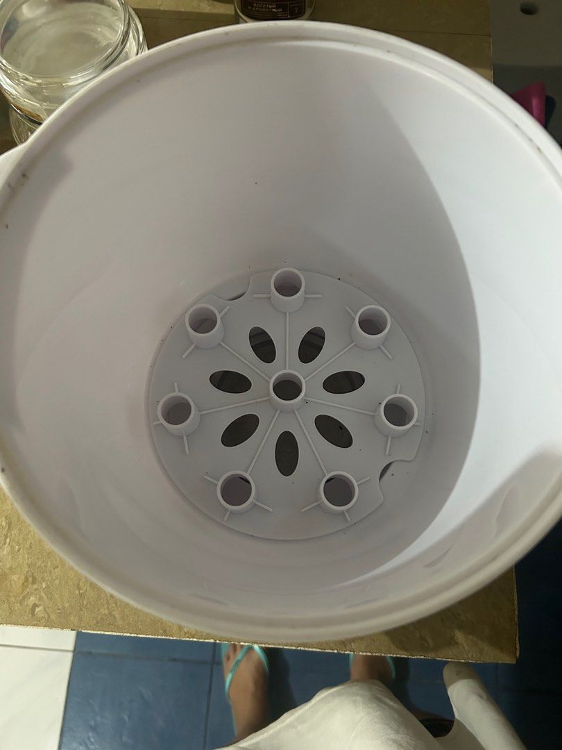 Baby Bottle Sterilizer (Category: Breastfeeding & Bottle Feeding) located in Caloocan City. Submitted by nixdee (Listing ID 1364316283, Image 3). Description: Big brute sterilizer Used Once RFS: breastfed baby .