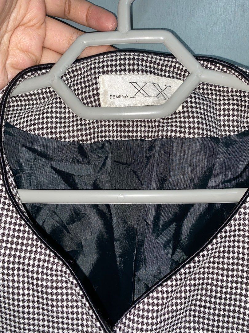 Blazzer (Category: Other Tops) located in Petaling Jaya. Submitted by intanrmli (Listing ID 1364329906, Image 3). Description: Cheap price to letgo.